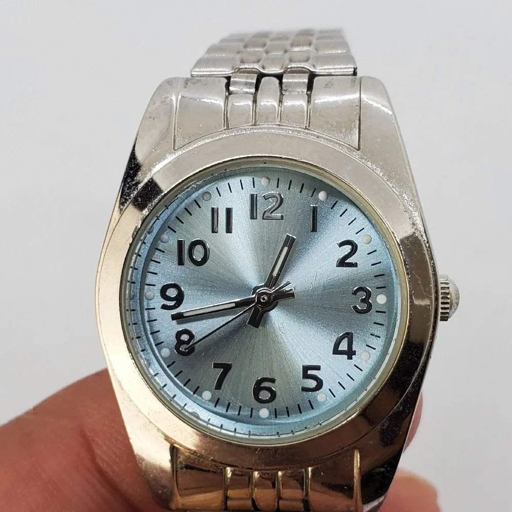 Women's‎ Watch 25MM Blue Dial Gray Expandable Band 6.5